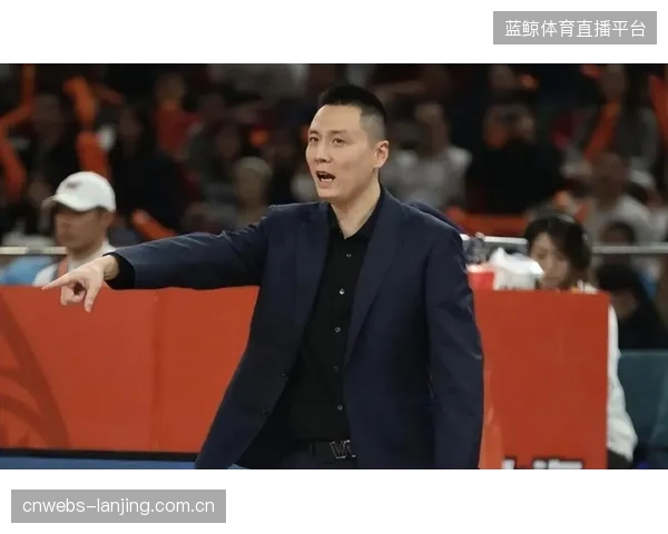 上海队战术体系运转流畅，团队篮球理念助其轻松晋级总决赛。